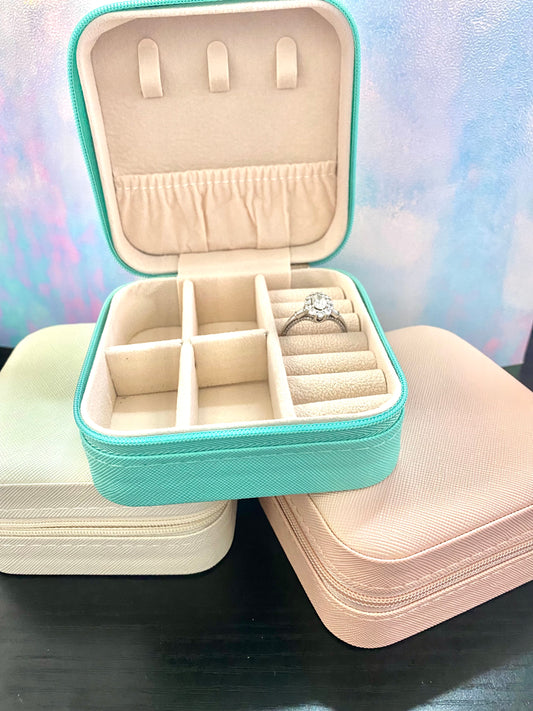 Travel size jewelry box